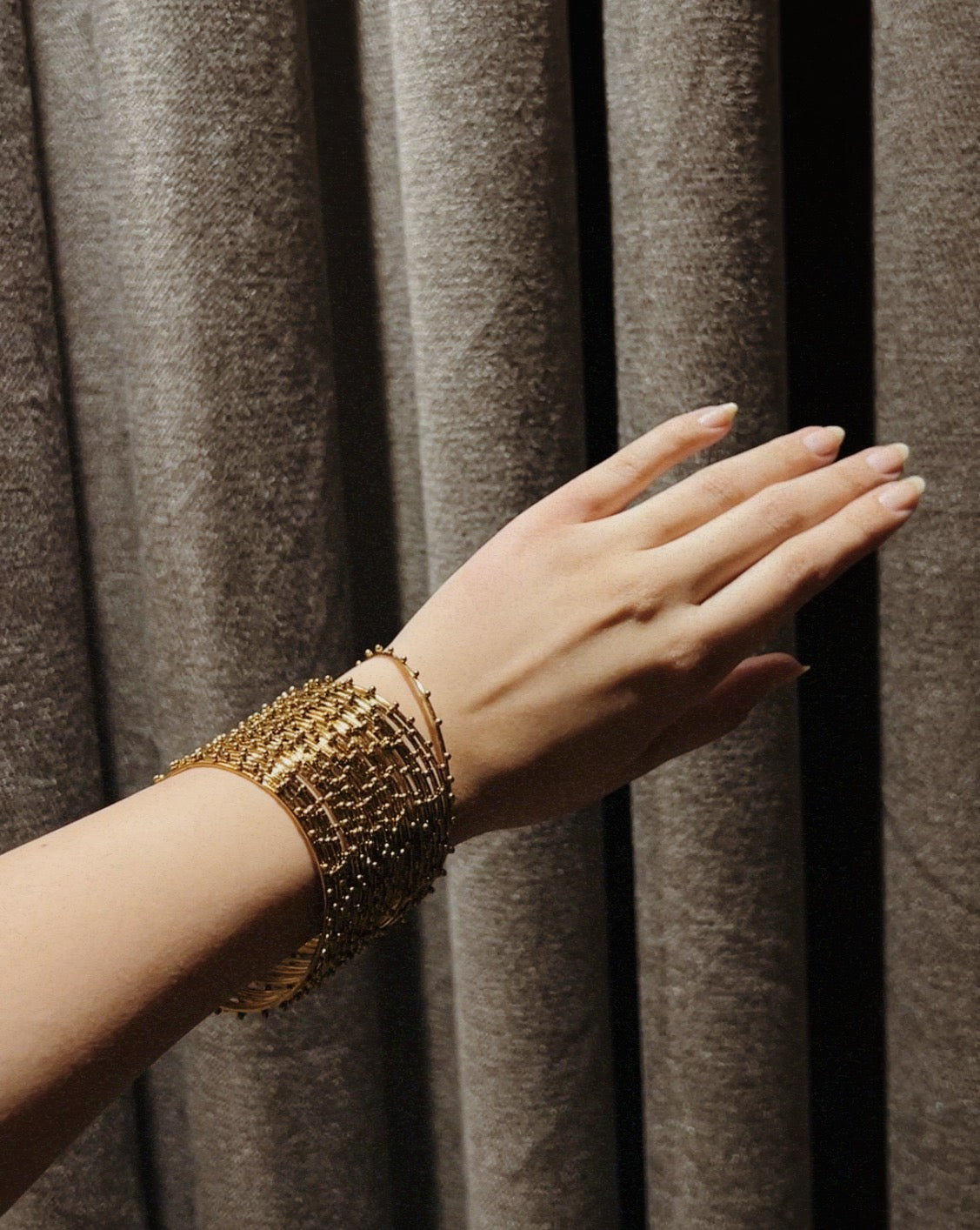 Moti Metal Bangles (Gold)