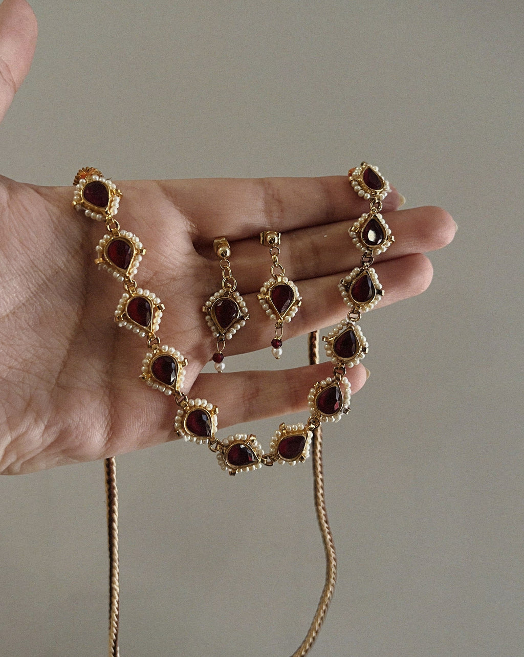 Vaneeza Choker Set - Maroon