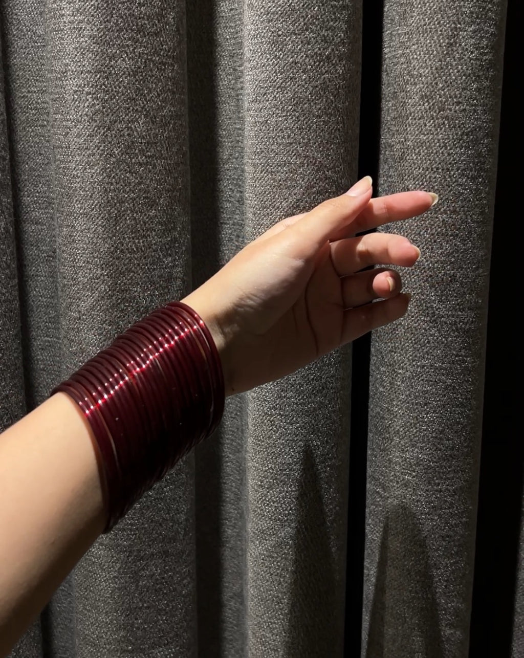 Makaan Maroon Glass Bangles