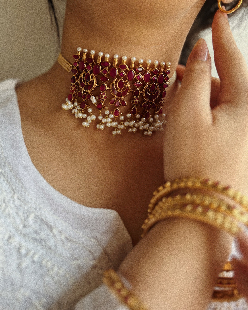 Makaan 29 Choker