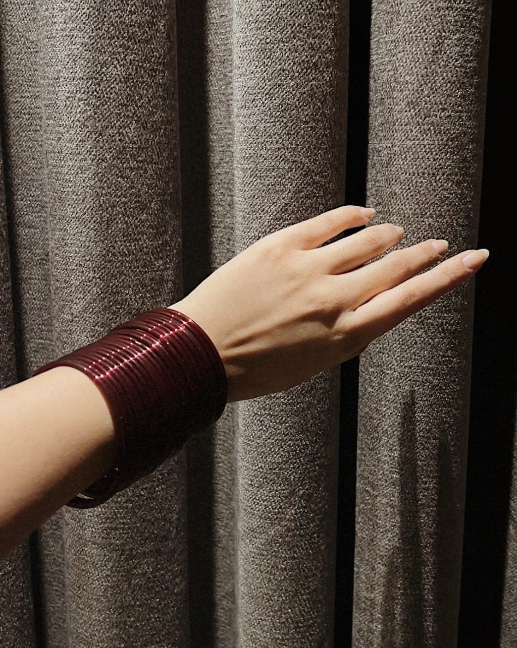 Makaan Maroon Glass Bangles