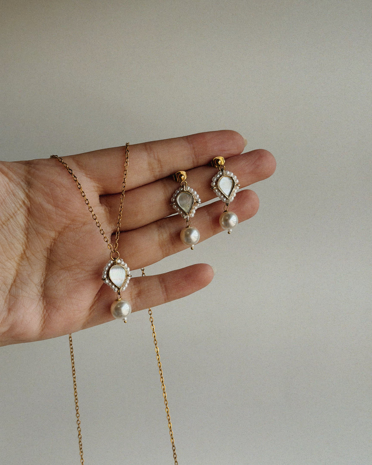 Mahnur Earrings